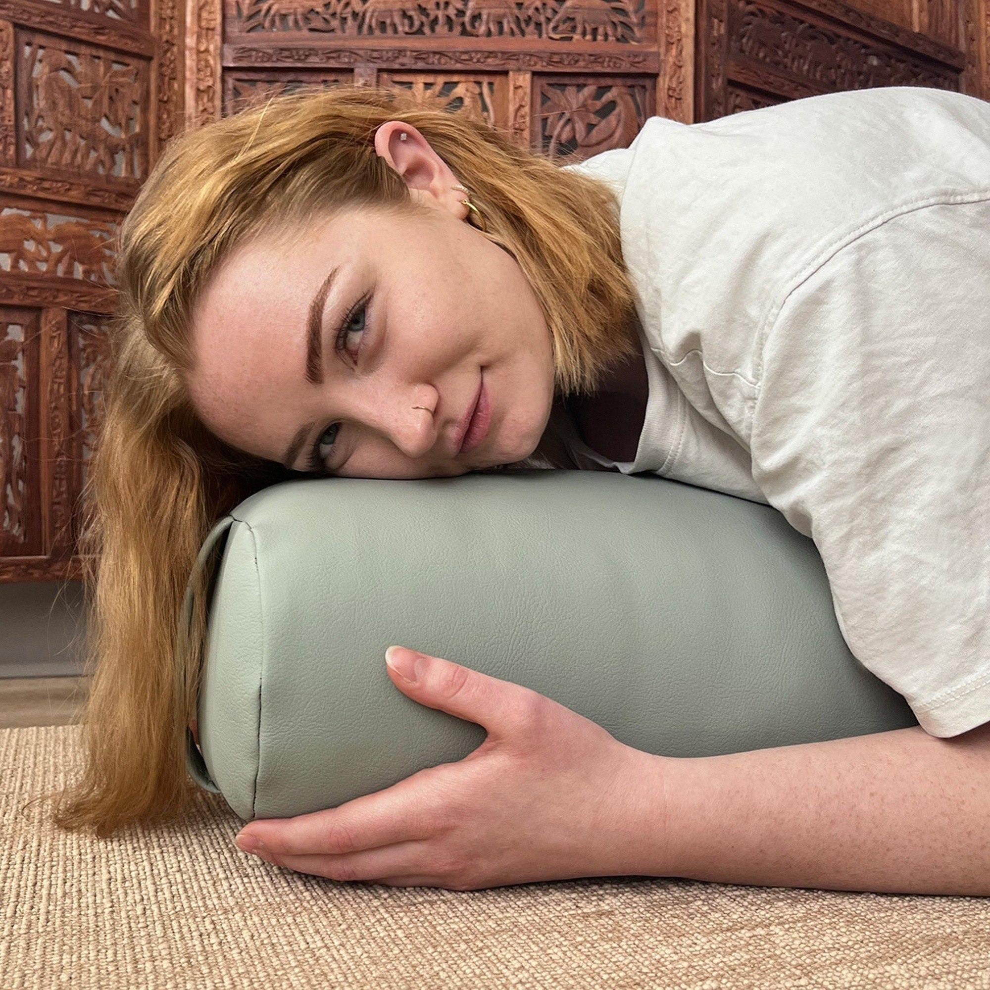 Валик Hugger Mugger Standart Yoga Bolster BS-EZC лотос 2000_2000